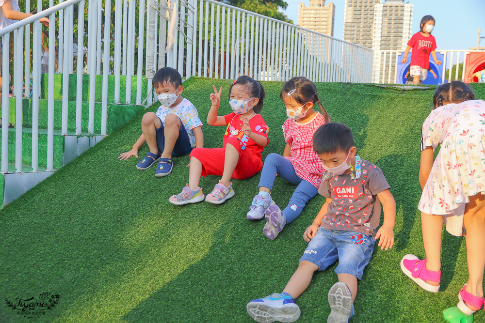 高雄親子公園｜高雄中油主題親子公園：中油海洋天堂公園，高雄展覽館&#038;高雄港22號碼頭旁，停車方便 @緹雅瑪 美食旅遊趣