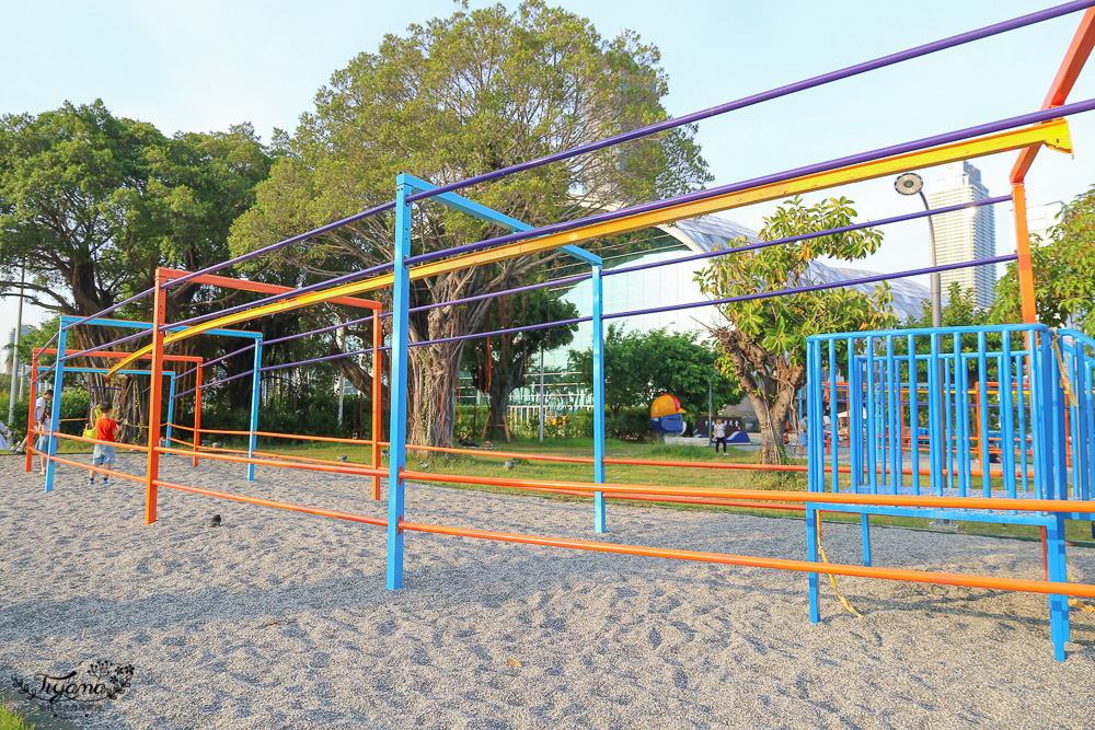 高雄親子公園｜高雄中油主題親子公園：中油海洋天堂公園，高雄展覽館&#038;高雄港22號碼頭旁，停車方便 @緹雅瑪 美食旅遊趣