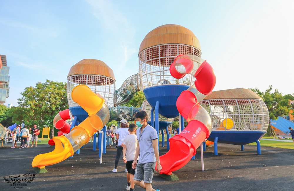 高雄親子公園｜高雄中油主題親子公園：中油海洋天堂公園，高雄展覽館&#038;高雄港22號碼頭旁，停車方便 @緹雅瑪 美食旅遊趣