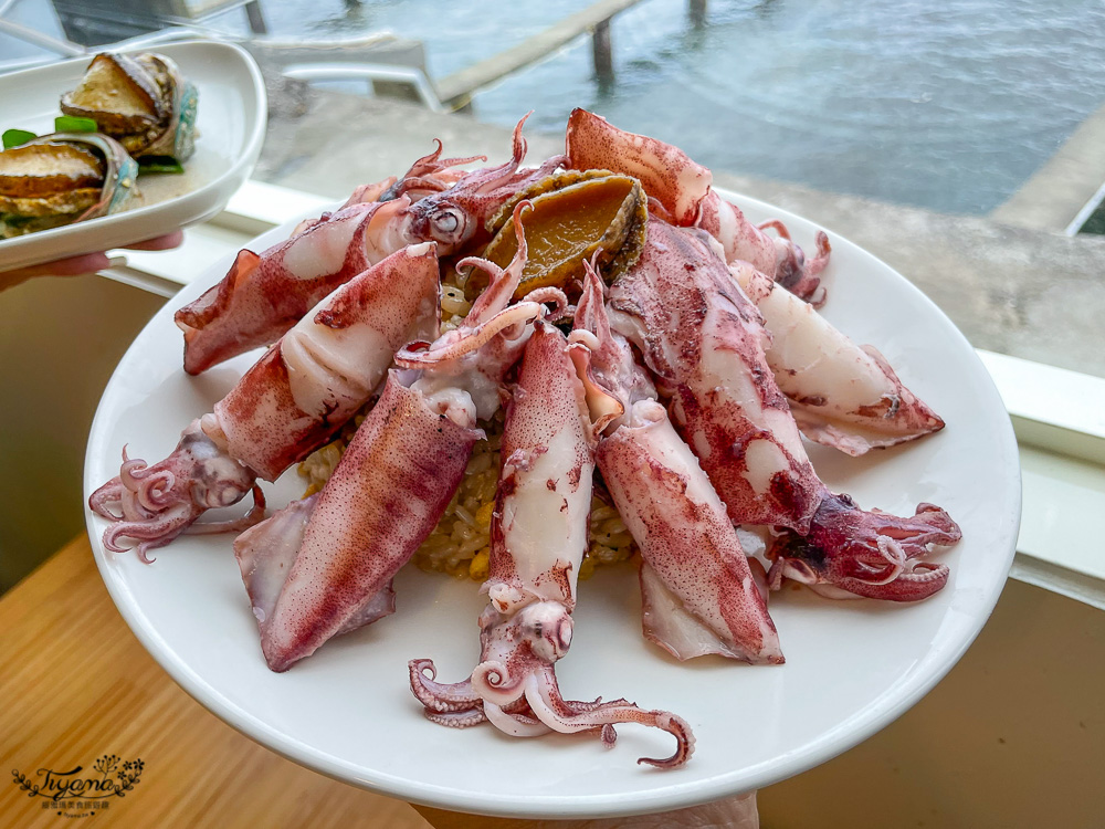 吃飯看海｜新北貢寮網美餐廳，美麗海景+九孔鮑魚養殖池，吃海鮮看美景~ @緹雅瑪 美食旅遊趣