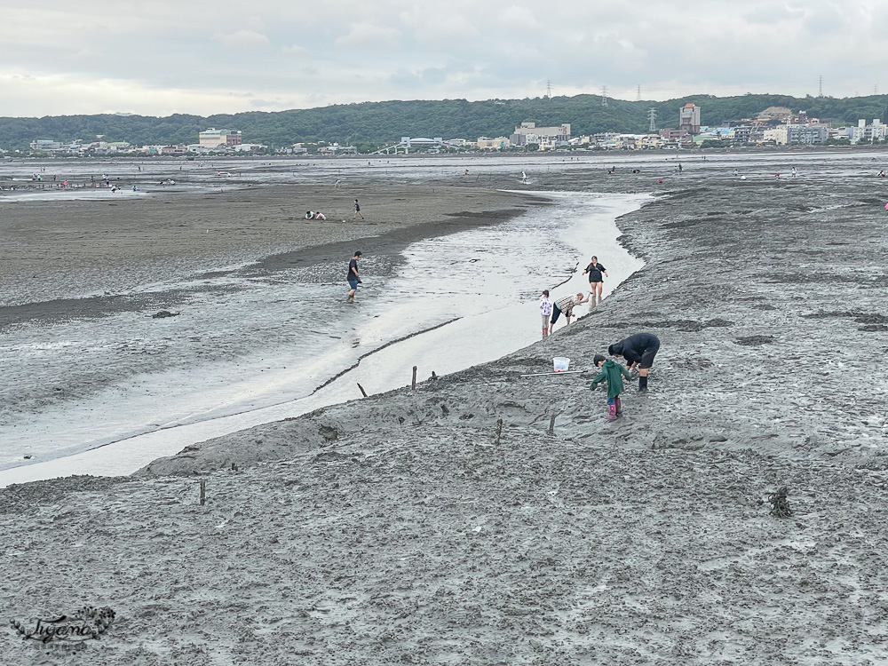 新竹挖蛤｜免費挖蛤景點，新竹香山「海山漁港海灘」親子一起玩沙挖蛤趣！！交通停車注意事項資訊~ @緹雅瑪 美食旅遊趣