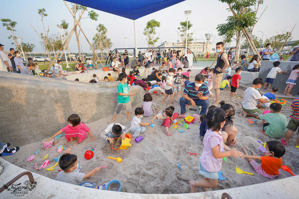 保安兒童貨櫃主題公園：高雄全新親子公園，機器人主題公園，3層樓高溜滑梯、大沙坑 @緹雅瑪 美食旅遊趣