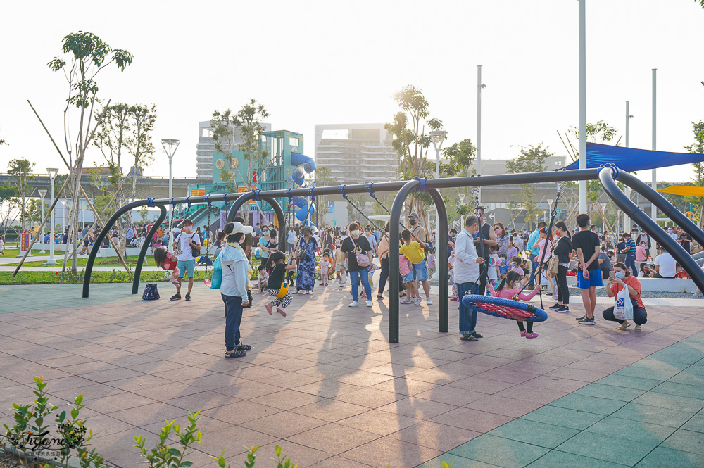 保安兒童貨櫃主題公園：高雄全新親子公園，機器人主題公園，3層樓高溜滑梯、大沙坑 @緹雅瑪 美食旅遊趣