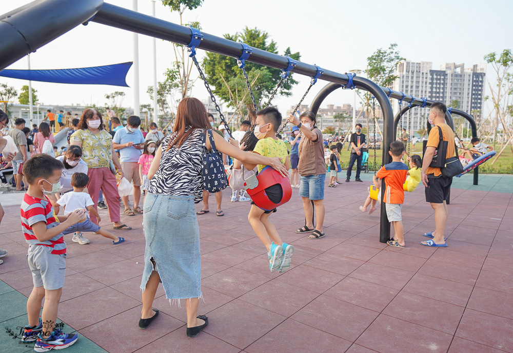 保安兒童貨櫃主題公園：高雄全新親子公園，機器人主題公園，3層樓高溜滑梯、大沙坑 @緹雅瑪 美食旅遊趣