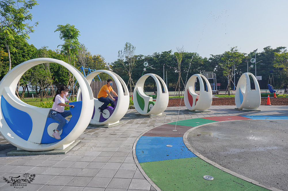 屏東新公園｜崁頂鄉共融公園 ：環保主題公園，巨大太陽、地球、月亮出沒！！ @緹雅瑪 美食旅遊趣