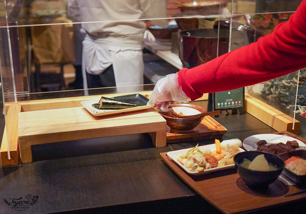 北海道星野度假村晚餐｜hal自助晚餐：螃蟹奶汁烤菜、牛肉鐵板燒、鮭魚親子手捲、雲朵聖代，超狂生魚片~干貝.甜蝦.花枝.鮭魚任你吃 @緹雅瑪 美食旅遊趣