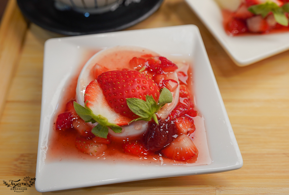 網美系浮誇草莓丼飯！！纓風壽司 草莓期間限定，挑戰你的味蕾~ @緹雅瑪 美食旅遊趣