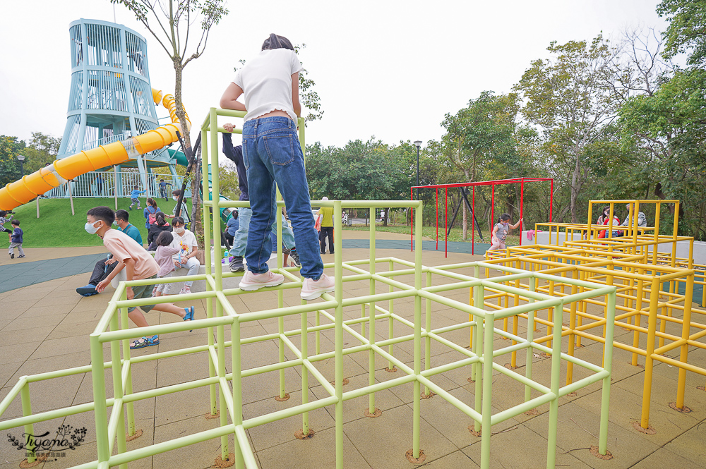 苗栗新公園｜苗栗通霄新生公園：通霄之塔溜滑梯！！山丘上高塔親子公園，近3層樓高溜滑梯 @緹雅瑪 美食旅遊趣