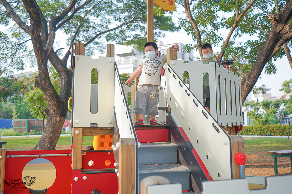 屏東公園｜大鮪魚航海樂園－東港兒童公園：四層樓高塔滑梯，越高關卡越難…攀爬才能到最高樓 @緹雅瑪 美食旅遊趣