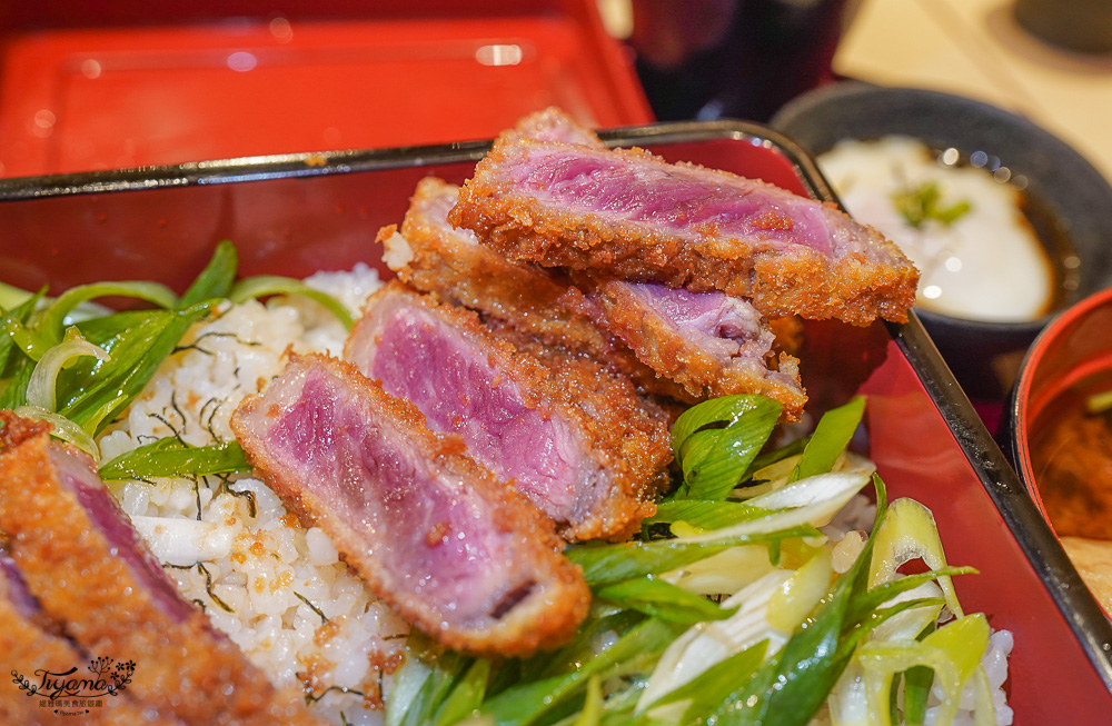 大阪環球影城美食｜牛カツ京都勝牛：正宗日本炸牛排丼，大阪環球影城步行街3F分店 @緹雅瑪 美食旅遊趣