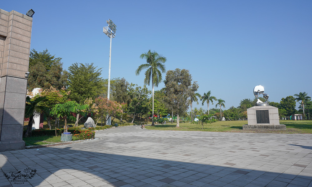 南州環保共融公園，屏東親子公園900坪的大型回收桶遊具溜滑梯！！ @緹雅瑪 美食旅遊趣