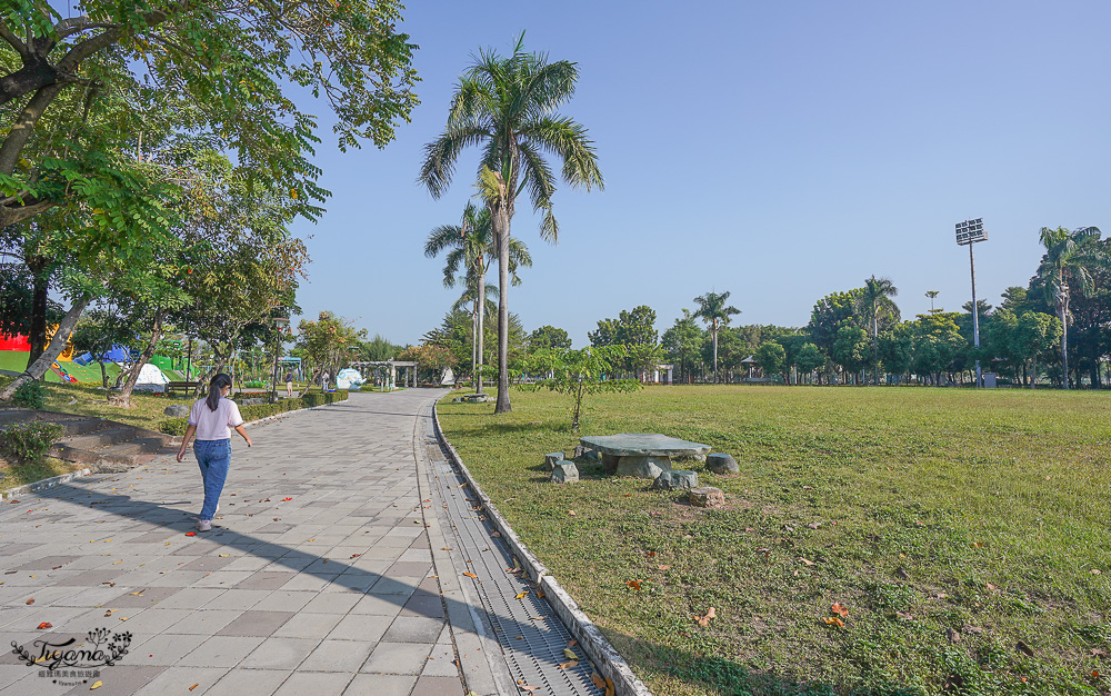 南州環保共融公園，屏東親子公園900坪的大型回收桶遊具溜滑梯！！ @緹雅瑪 美食旅遊趣