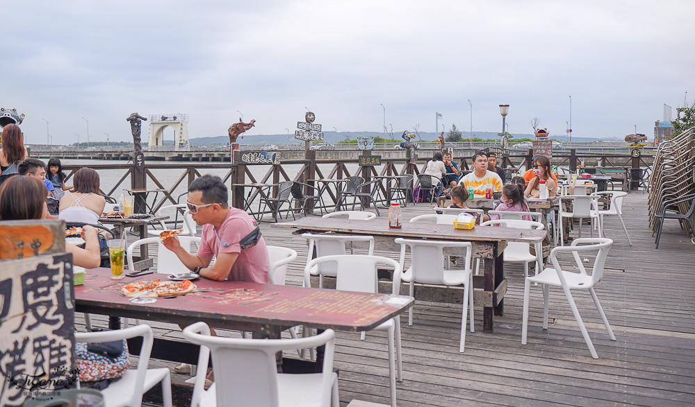 新竹美食｜海屋Cafe：新竹南寮漁港美食，坦都烤雞、煙燻豬肋排、窯烤披薩 @緹雅瑪 美食旅遊趣