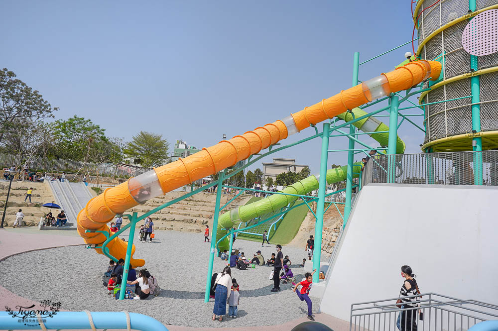 台中親子公園，超高滑梯好玩到爆「馬卡龍公園」台中人氣新公園！！ @緹雅瑪 美食旅遊趣