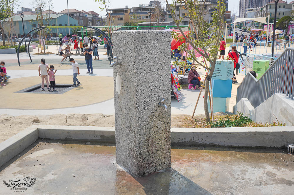 台中親子公園，超高滑梯好玩到爆「馬卡龍公園」台中人氣新公園！！ @緹雅瑪 美食旅遊趣