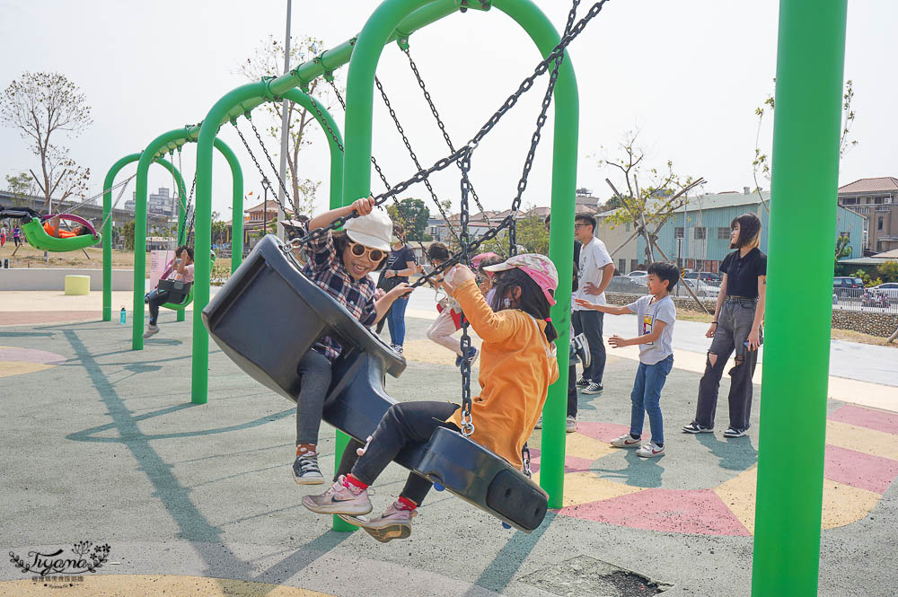 台中親子公園，超高滑梯好玩到爆「馬卡龍公園」台中人氣新公園！！ @緹雅瑪 美食旅遊趣