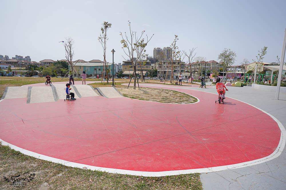 台中親子公園，超高滑梯好玩到爆「馬卡龍公園」台中人氣新公園！！ @緹雅瑪 美食旅遊趣