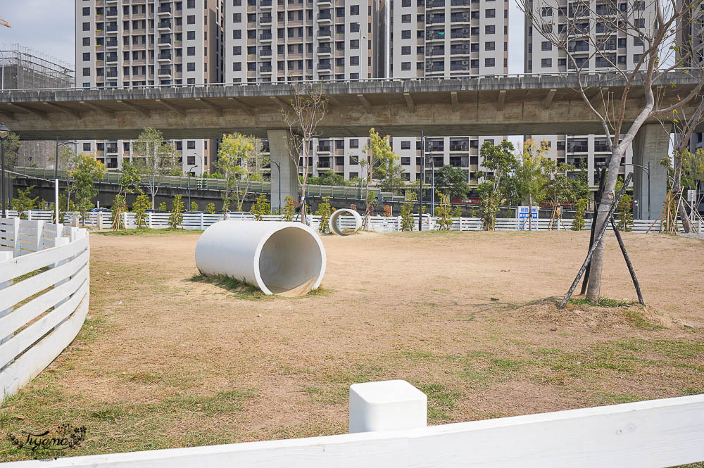 台中親子公園，超高滑梯好玩到爆「馬卡龍公園」台中人氣新公園！！ @緹雅瑪 美食旅遊趣