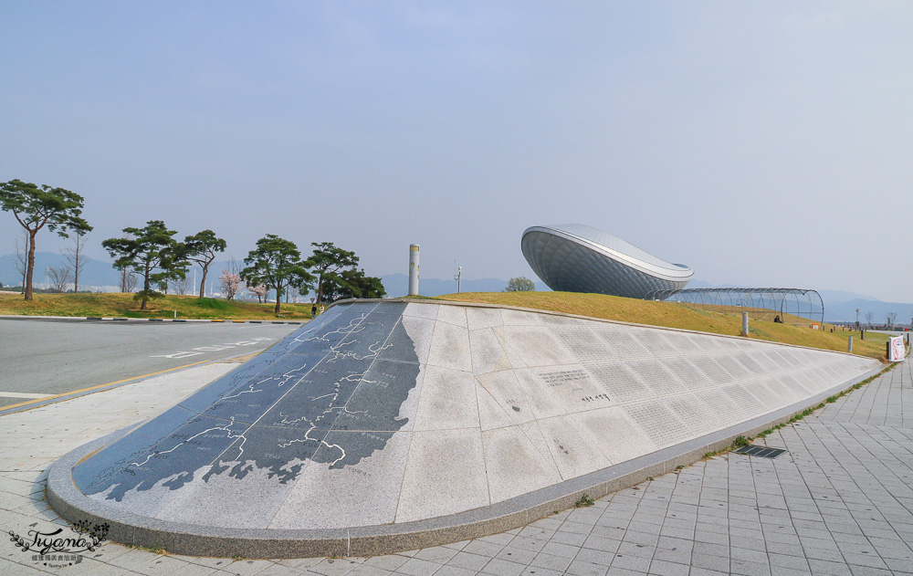 韓國大邱景點｜The Arc 文化館：巨大鯨魚飛蝶景觀台，文藝浪漫賞夜景約會景點 @緹雅瑪 美食旅遊趣