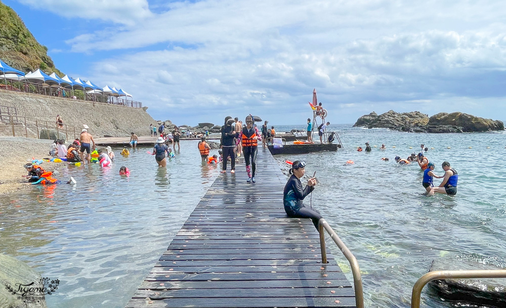 東北角親子玩水景點｜龍洞灣海洋公園：海水泳池、兒童戲水池、海景咖啡 @緹雅瑪 美食旅遊趣