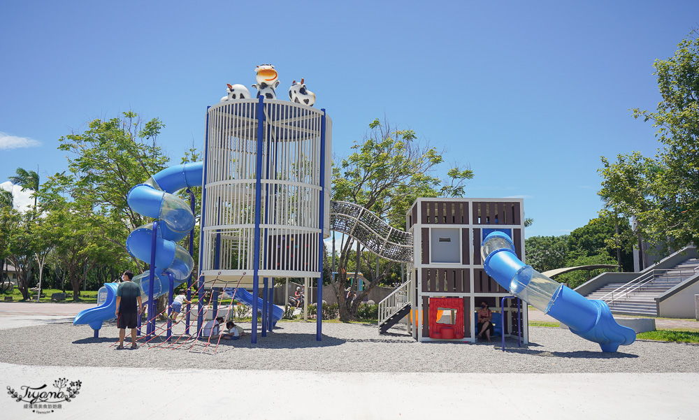 屏東親子公園。萬丹公園兒童遊戲場：大沙坑遊樂園、可愛牛哞哞高塔滑梯、噴水槍公園 @緹雅瑪 美食旅遊趣