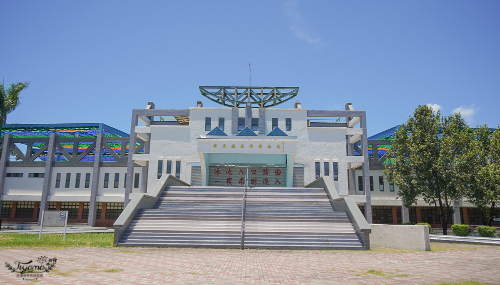 屏東親子公園。萬丹公園兒童遊戲場：大沙坑遊樂園、可愛牛哞哞高塔滑梯、噴水槍公園 @緹雅瑪 美食旅遊趣