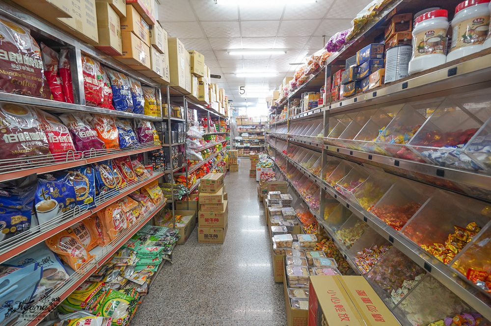 屏東大包零食批發零售店。隆達食品飲料企業行：隱藏版零食挖寶地，整包買零售買都可以！！ @緹雅瑪 美食旅遊趣