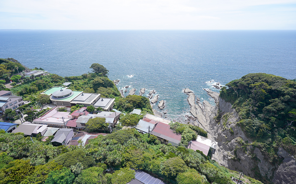 日本鎌倉｜江之島瞭望臺燈塔｜江之島神社：搭自助扶梯到財神神社洗錢，登江之島海蠟燭吃金目鯛魚料理 @緹雅瑪 美食旅遊趣