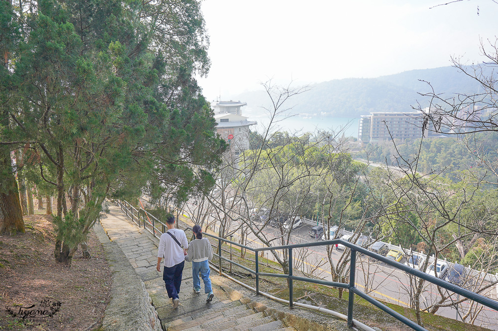 南投日月潭景點｜日月潭文武廟：至高點湖景觀景台！求發財金神鈔、摸平安龜、許願池、年梯步道 @緹雅瑪 美食旅遊趣