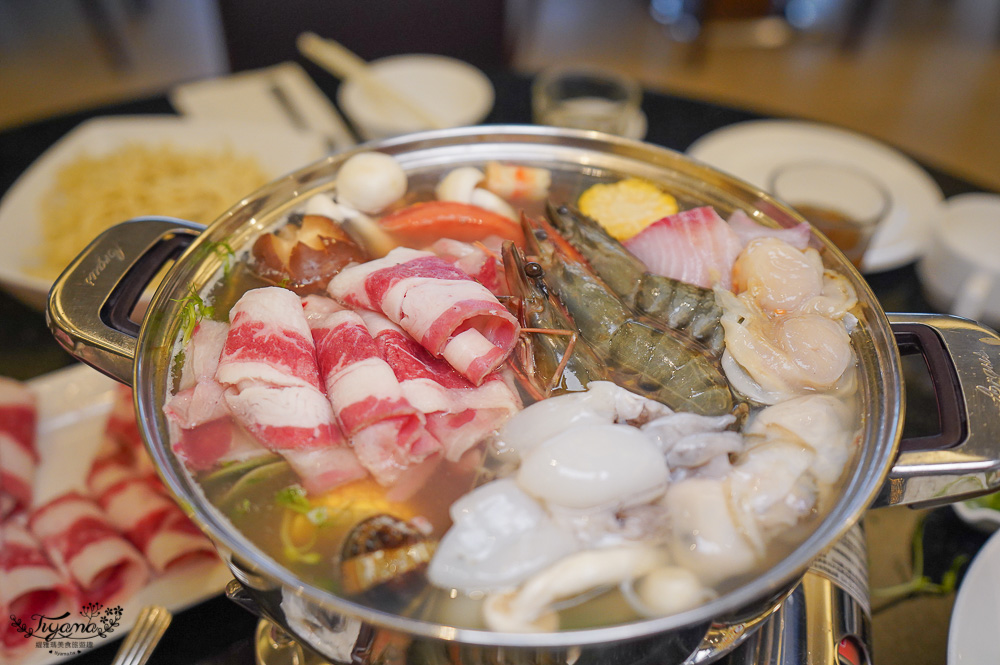 南投日月潭住宿。日月潭大淶閣飯店一泊二食：水社碼頭湖景客房，免費腳踏車遊向山遊客中心 @緹雅瑪 美食旅遊趣