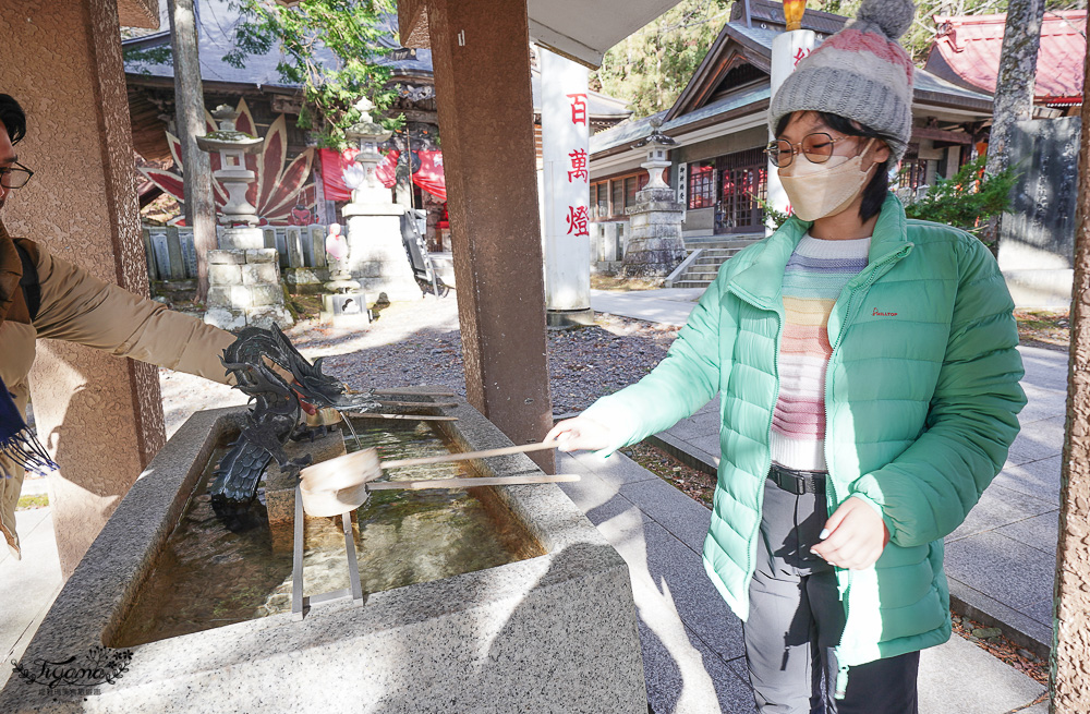 群馬沼田｜迦葉山龍華院彌勒寺：日本最大的天狗面具！參拜把天狗面具借回家，還願雙倍奉還天狗面具 @緹雅瑪 美食旅遊趣