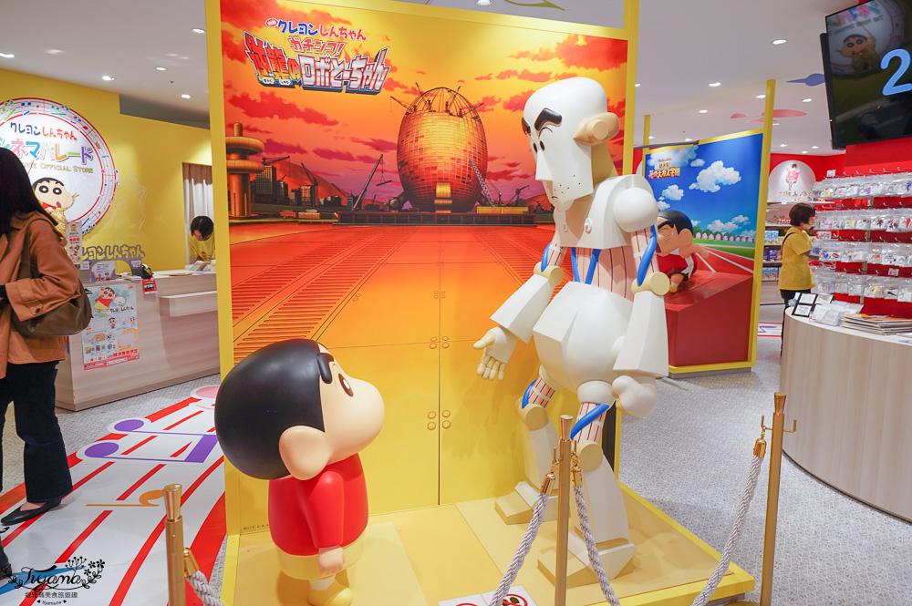 東京池袋蠟筆小新專賣店｜Crayon Shin-chan Cinema Parade 池袋太陽城2F，超好拍1:1蠟筆小新公仔 @緹雅瑪 美食旅遊趣