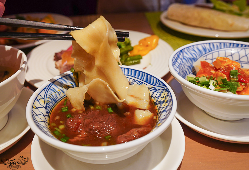 台南遠東Cafe｜陝西特色麵點美食節！！麵點王「馮永田」師傅客座，必吃現點現做牛肉拉麵 @緹雅瑪 美食旅遊趣