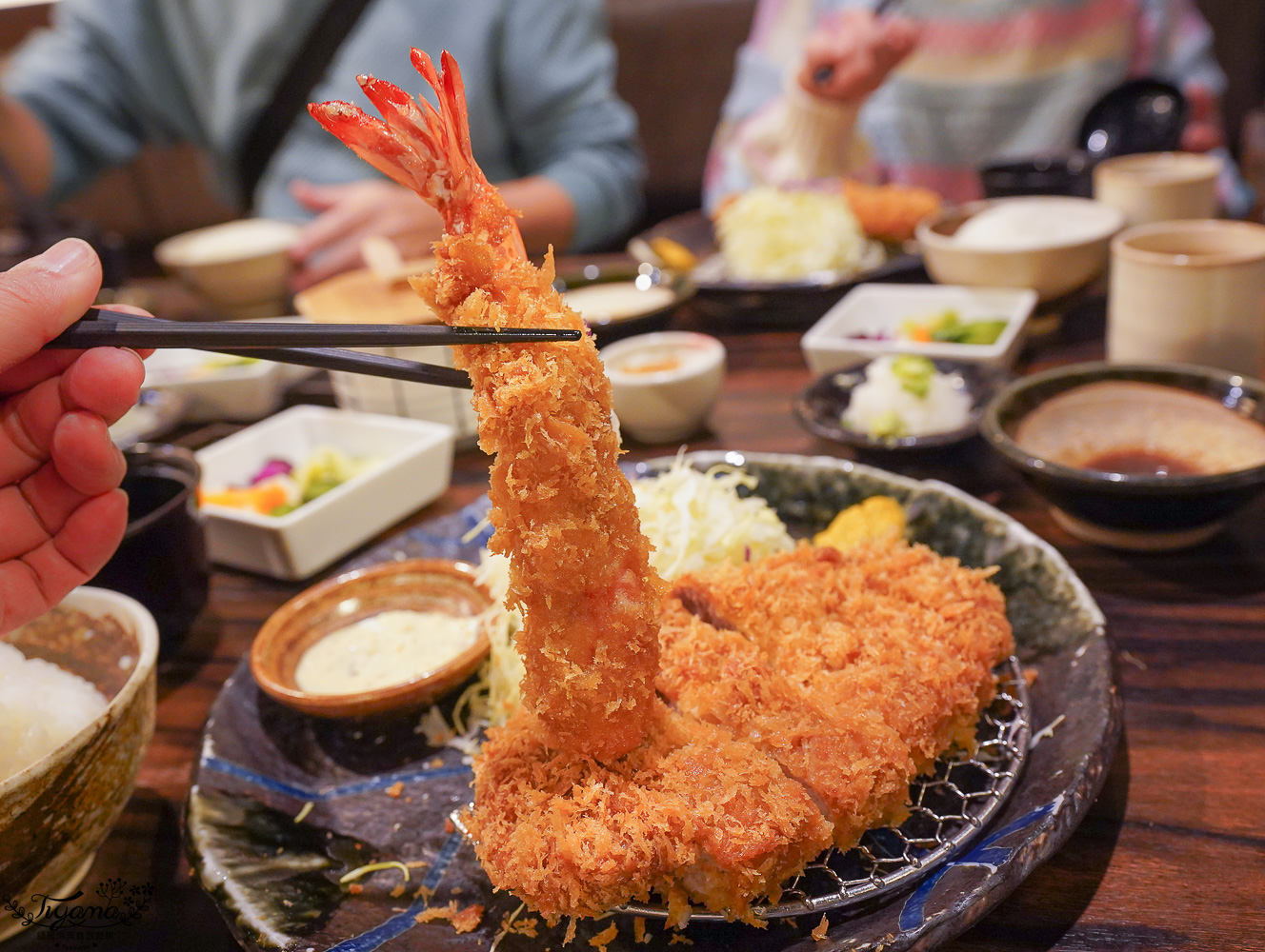 熊本美食米其林「勝烈亭 新市街本店」，熊本必吃鹿兒島「六白黑豚」近下通商店街巷內美食 @緹雅瑪 美食旅遊趣