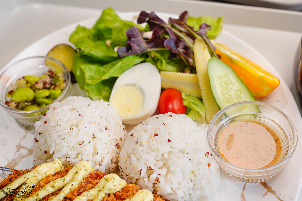 台南沖繩蝦蝦飯名店「丸飯食事處 中成總店」總店遷新址囉！！ @緹雅瑪 美食旅遊趣