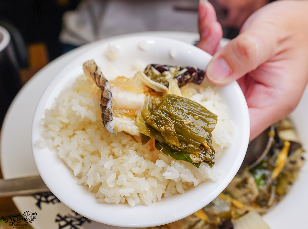 澎湖酸菜魚．稚人酸菜魚澎湖店，澎湖美食推薦！！吃魚拯救地球、稚人酸菜好牛 @緹雅瑪 美食旅遊趣