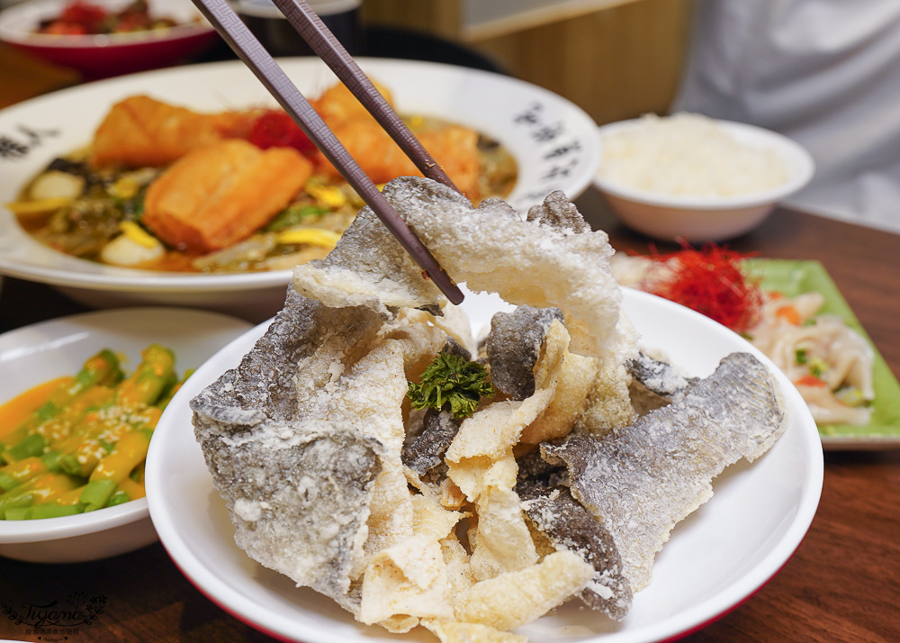 澎湖酸菜魚．稚人酸菜魚澎湖店，澎湖美食推薦！！吃魚拯救地球、稚人酸菜好牛 @緹雅瑪 美食旅遊趣