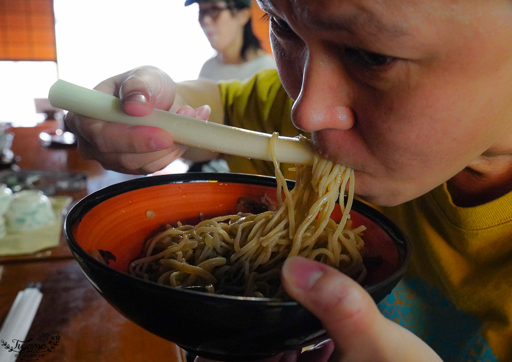 福島一日遊，大內宿．五色沼．鏽球花秘境！茅草屋聚落吃大蔥蕎麵，幸福心形鯉魚，7月免費鏽球花景點 @緹雅瑪 美食旅遊趣