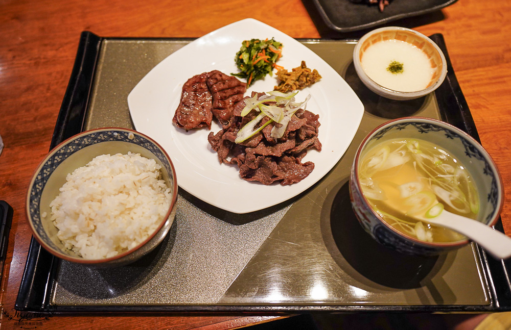 仙台牛舌「伊達牛舌本舖 仙台站一樓」，仙台車站美食必吃的現烤厚切牛舌！！ @緹雅瑪 美食旅遊趣