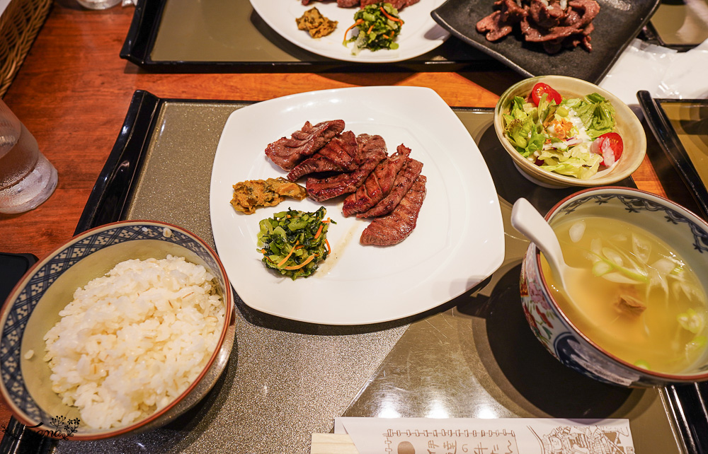 仙台牛舌「伊達牛舌本舖 仙台站一樓」，仙台車站美食必吃的現烤厚切牛舌！！ @緹雅瑪 美食旅遊趣