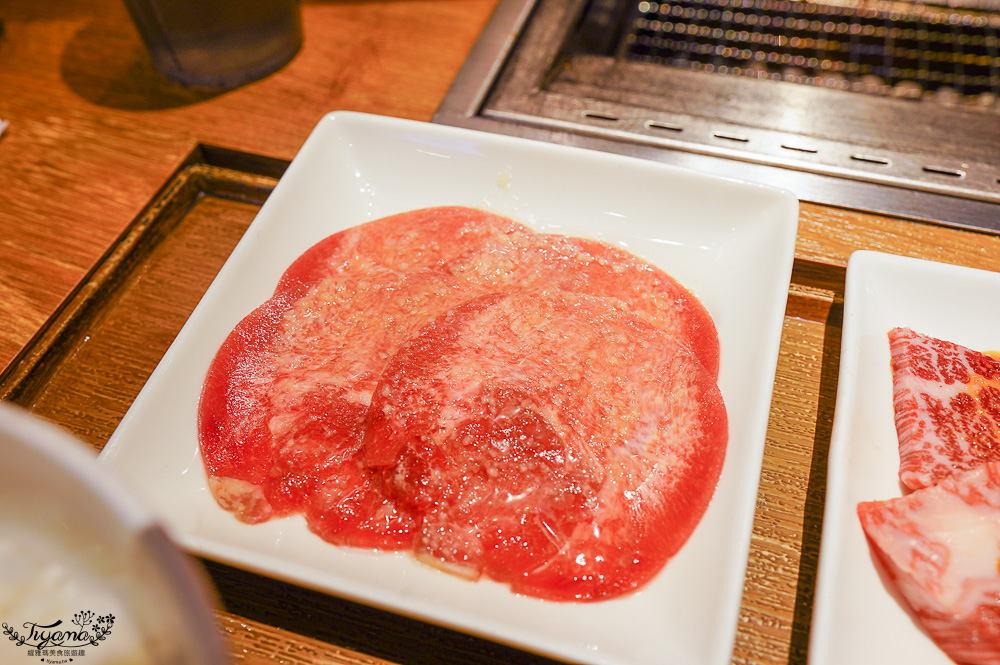 北海道燒肉LIKE「焼肉ライク 札幌狸小路店」，吃一個人的燒肉踩雷篇，下午5點前免費續白飯 @緹雅瑪 美食旅遊趣