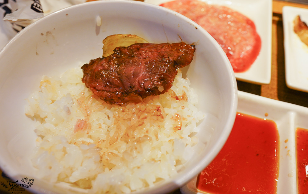 北海道燒肉LIKE「焼肉ライク 札幌狸小路店」，吃一個人的燒肉踩雷篇，下午5點前免費續白飯 @緹雅瑪 美食旅遊趣