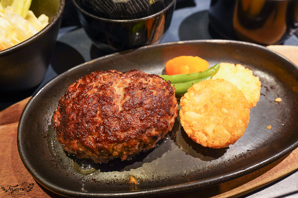 福岡美食。鹿兒島黑牛 泰元牛排｜Beef 泰元：博多運河城美食街鹿兒島黑毛和牛牛排 @緹雅瑪 美食旅遊趣