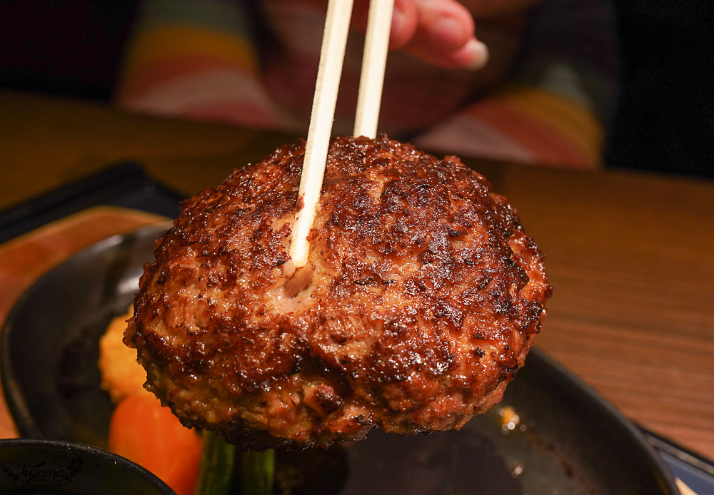 福岡美食。鹿兒島黑牛 泰元牛排｜Beef 泰元：博多運河城美食街鹿兒島黑毛和牛牛排 @緹雅瑪 美食旅遊趣