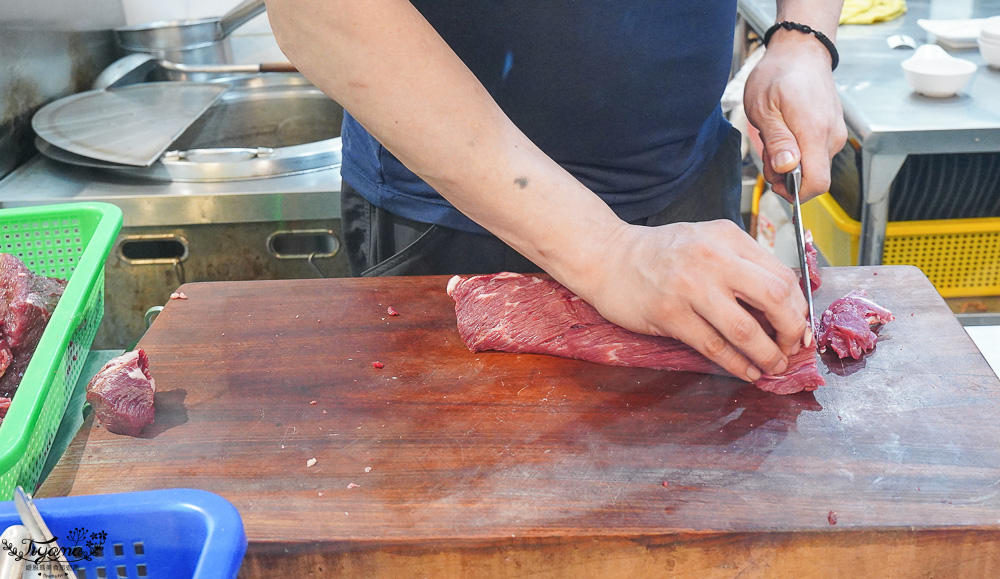 台南溫體牛肉火鍋「根牛肉火鍋」晚餐宵夜熱炒牛肉、牛肉湯、溫體牛肉火鍋，來台南就愛這一味！ @緹雅瑪 美食旅遊趣