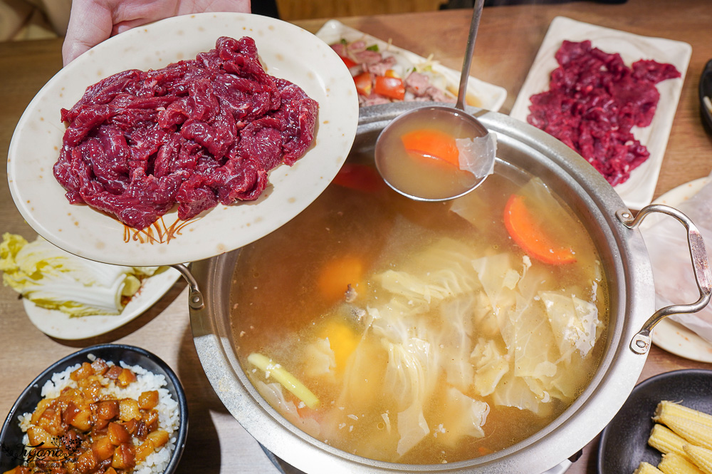 台南溫體牛肉火鍋「根牛肉火鍋」晚餐宵夜熱炒牛肉、牛肉湯、溫體牛肉火鍋，來台南就愛這一味！ @緹雅瑪 美食旅遊趣