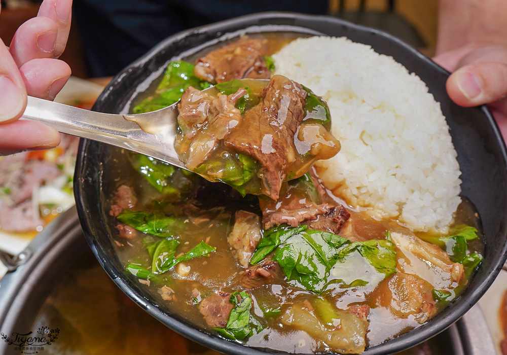 台南溫體牛肉火鍋「根牛肉火鍋」晚餐宵夜熱炒牛肉、牛肉湯、溫體牛肉火鍋，來台南就愛這一味！ @緹雅瑪 美食旅遊趣