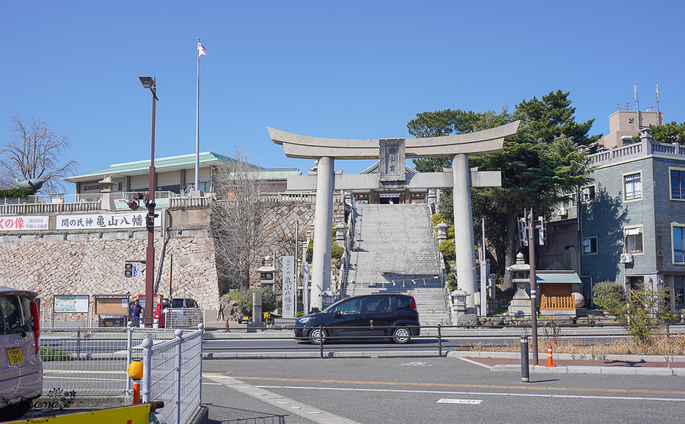 唐戶景點．龜山八幡宮｜龜山宮：日本最大花崗石鳥居，拍出海山一線美絕的河豚神宮 @緹雅瑪 美食旅遊趣