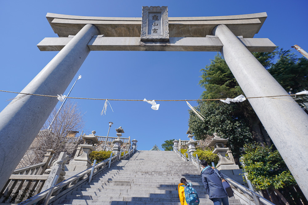 唐戶景點．龜山八幡宮｜龜山宮：日本最大花崗石鳥居，拍出海山一線美絕的河豚神宮 @緹雅瑪 美食旅遊趣