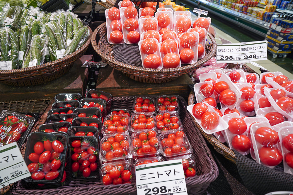 飛驒超市。BOSS FOODS MARKET 高山本店：超好逛的大型超市，新水果、飛驒牛肉、飛驒地酒 @緹雅瑪 美食旅遊趣